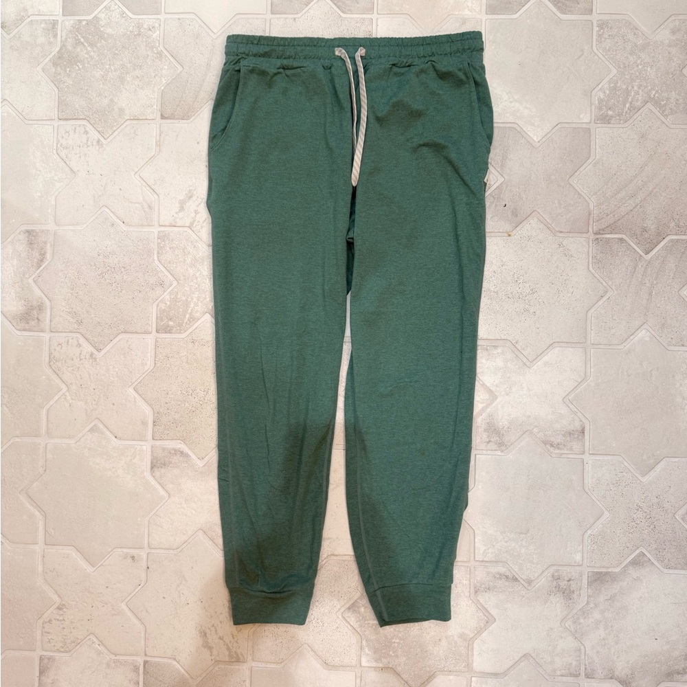 Vuori Sage Green Performance Jogger, Small